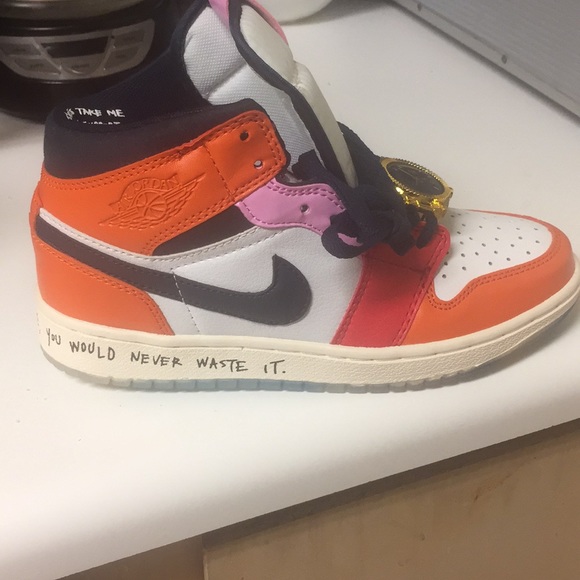 Air Jordan - Picture 2 of 3